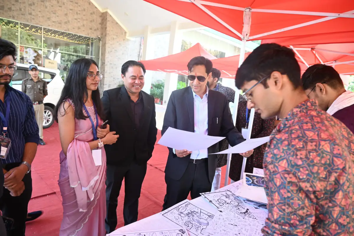 आयुक्त दीपक रावत ने किया मेडिकल कॉलेज के ‘क्रिसेण्डो-2026’ का शुभारंभ, बोले—चिकित्सकों का दायित्व उपचार के साथ समाज को जागरूक करना भी।
