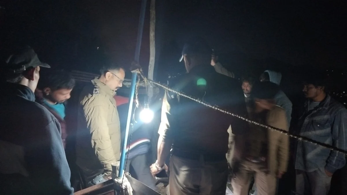 भीमताल हादसे में दो परिवारों की खुशियां उजड़ीं, महिला समेत दो श्रमिकों की मौत।